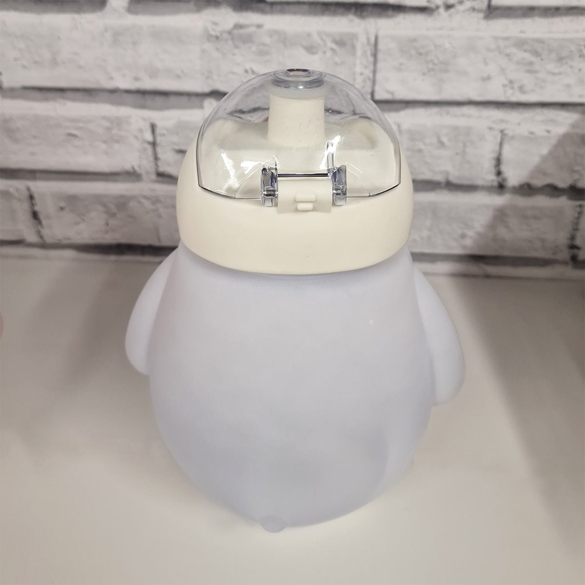 Cute Penguin Flip Top Drinks Bottle White 22cm - 1500ml
