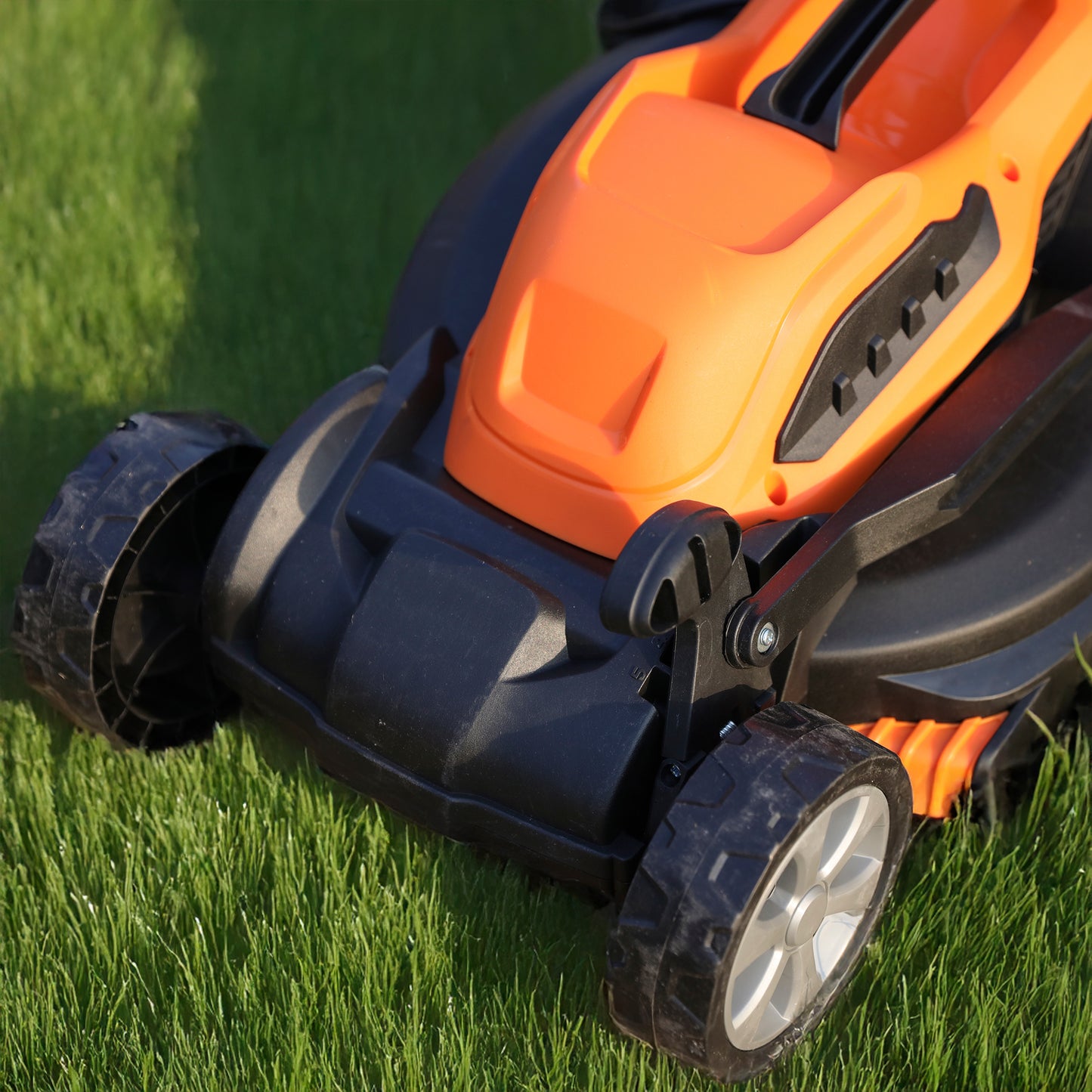 Electric Lawnmower 32cm By Yard Force - 1200W