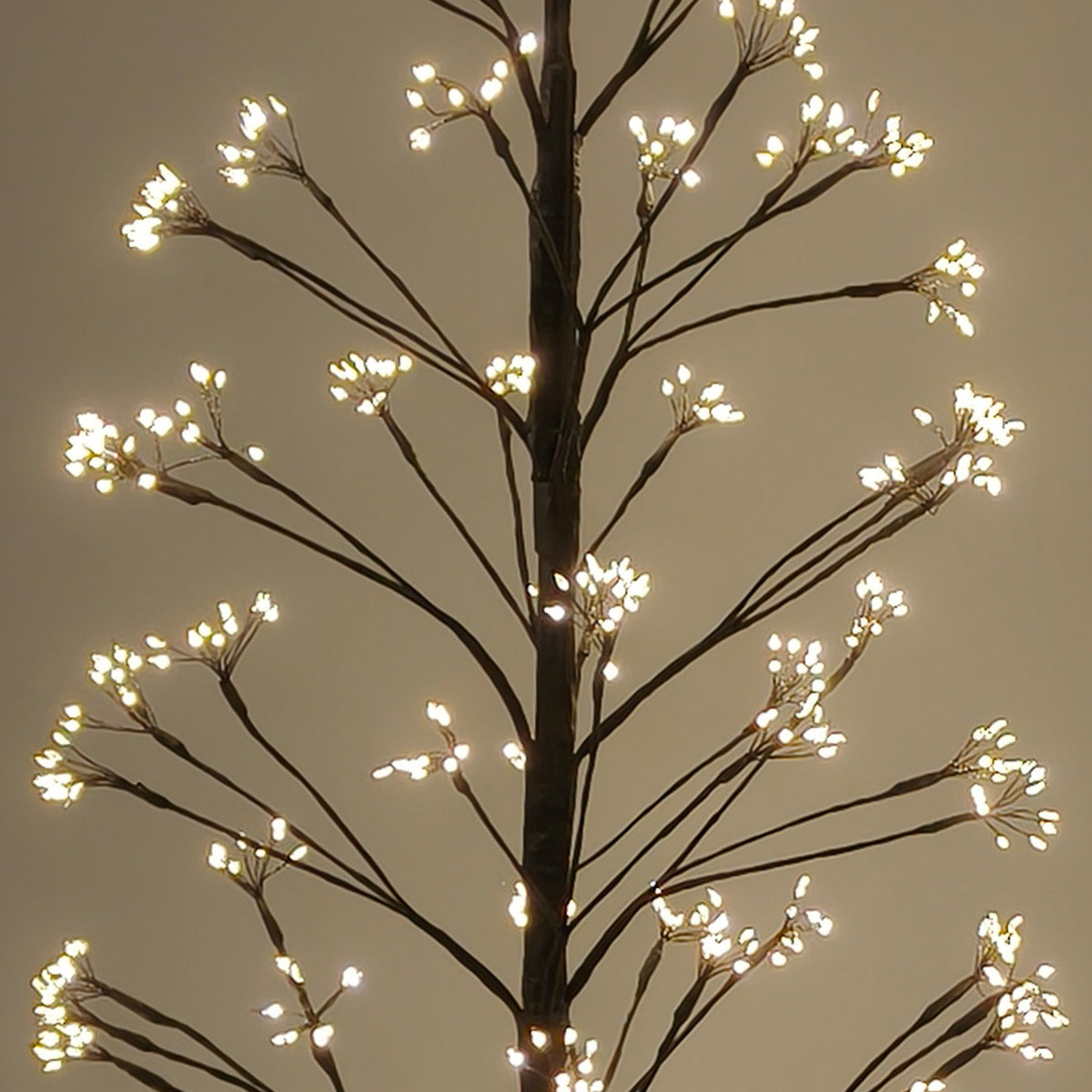 1000 LED Light Up Christmas Tree Decoration - 120cm