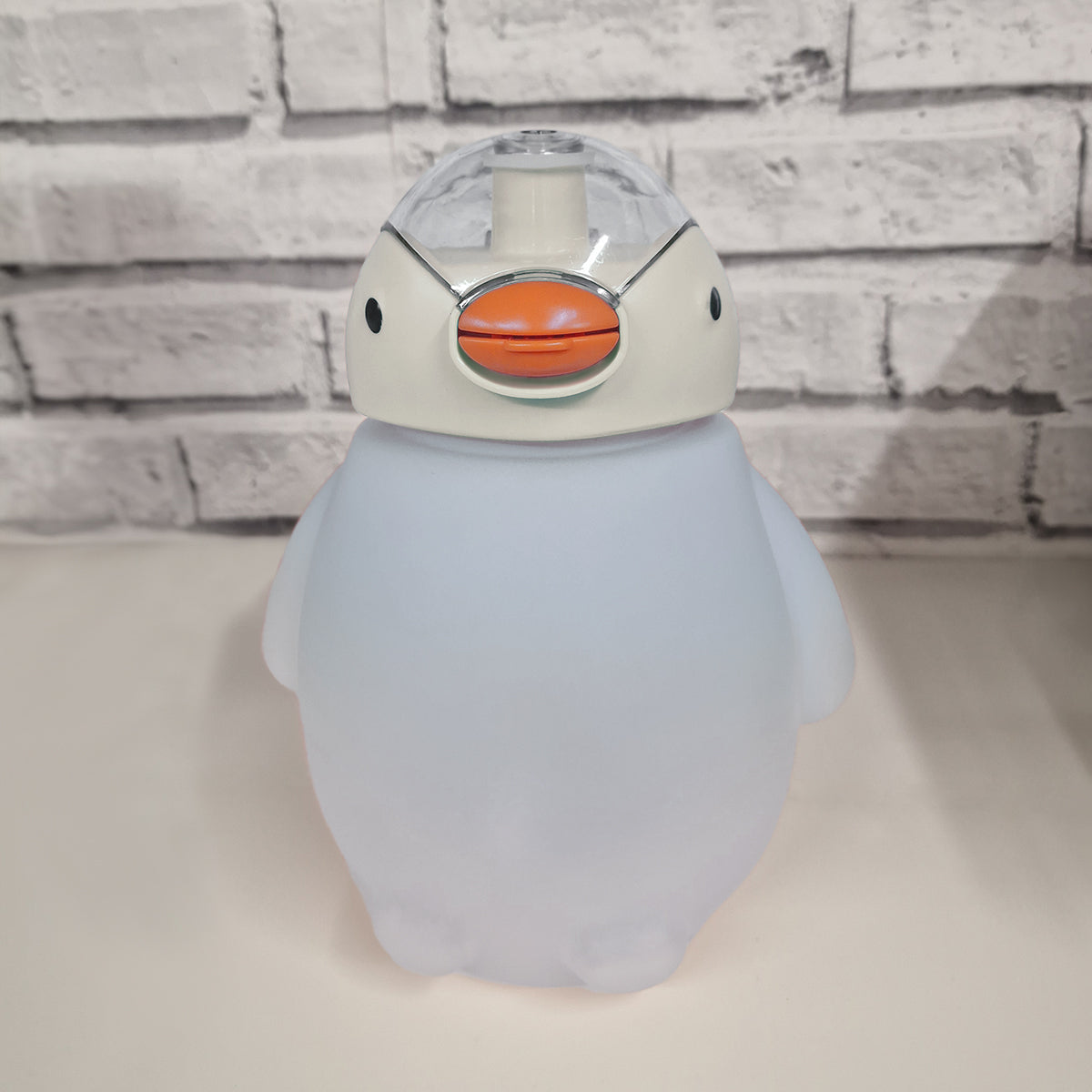Cute Penguin Flip Top Drinks Bottle White 22cm - 1500ml