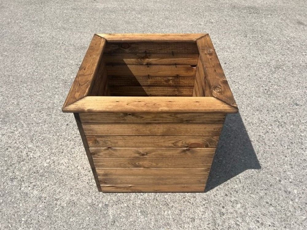 Windsor Garden Planter by Charles Taylor