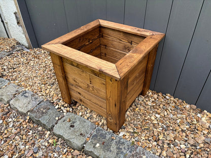 Prestbury Garden Planter by Charles Taylor