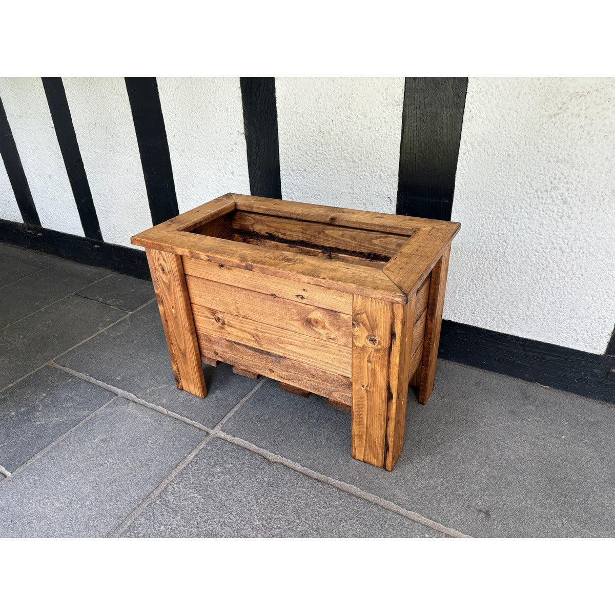 Prestbury Garden Planter by Charles Taylor