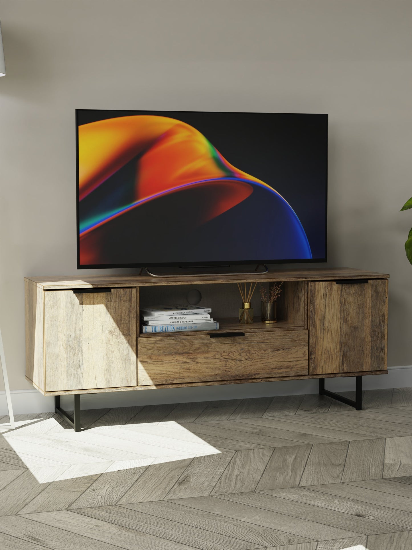 Hong Kong G TV Unit Oak 1 Shelf 1 Drawer 2 Doors 144cm