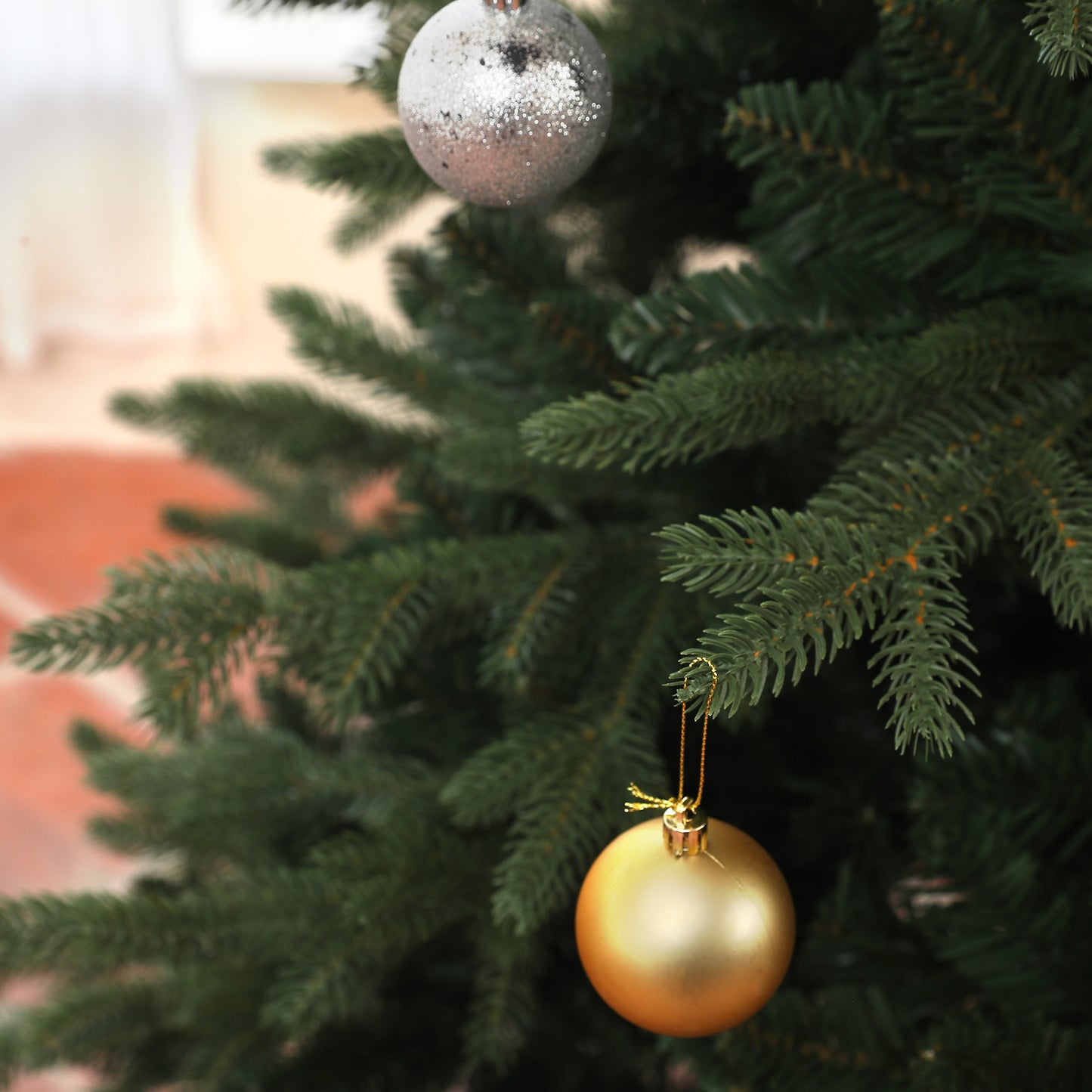 6ft Christmas Tree Artificial - Dark Green  1696 Tips