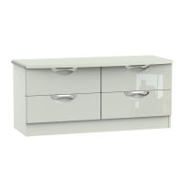 See more information about the Weybourne Large Chest of Drawers Off-white 4 Drawers