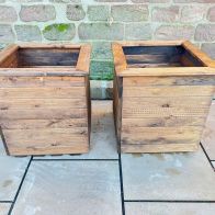 See more information about the Windsor Garden Planter Set by Charles Taylor